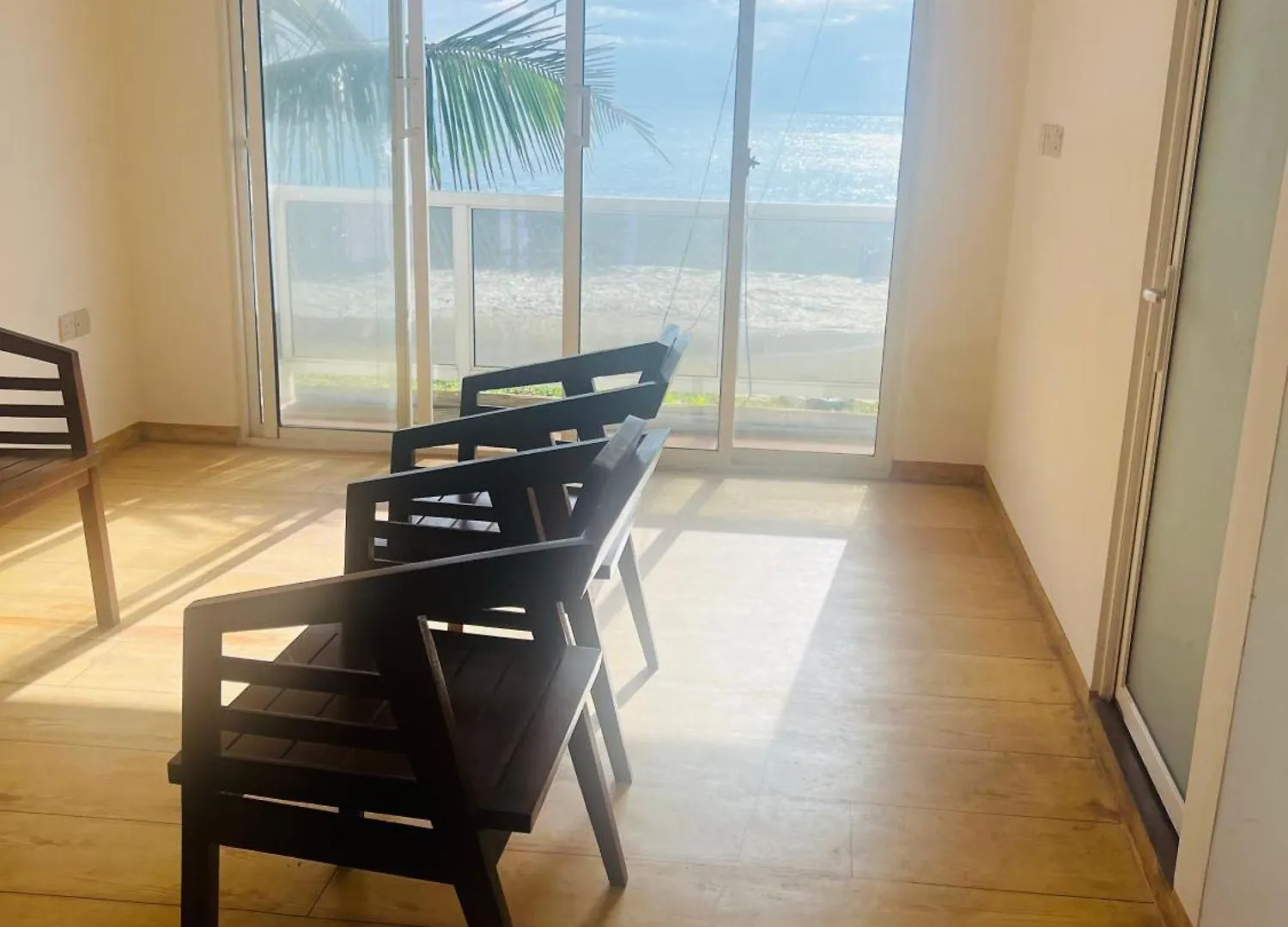Chanco Beach Villa Negombo Bed & Breakfast